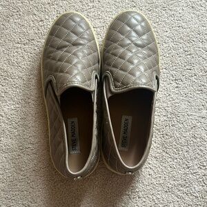 Steve Madden slip on shoes